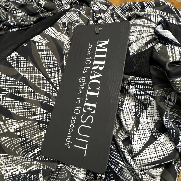 Miraclesuit Escape Swimsuit 14 One Piece Twist Of Fate Tummy Control Black White - Picture 6 of 13